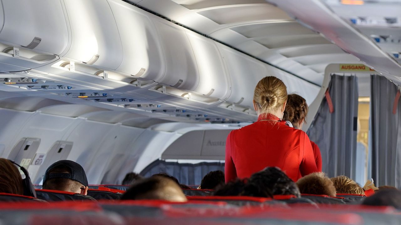 Organização criminosa que agenciava aeromoças para prostituição é descoberta no Vietnã