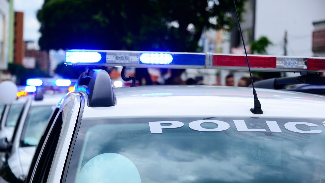 Homem é esfaqueado e morto por vizinha durante briga por barulho