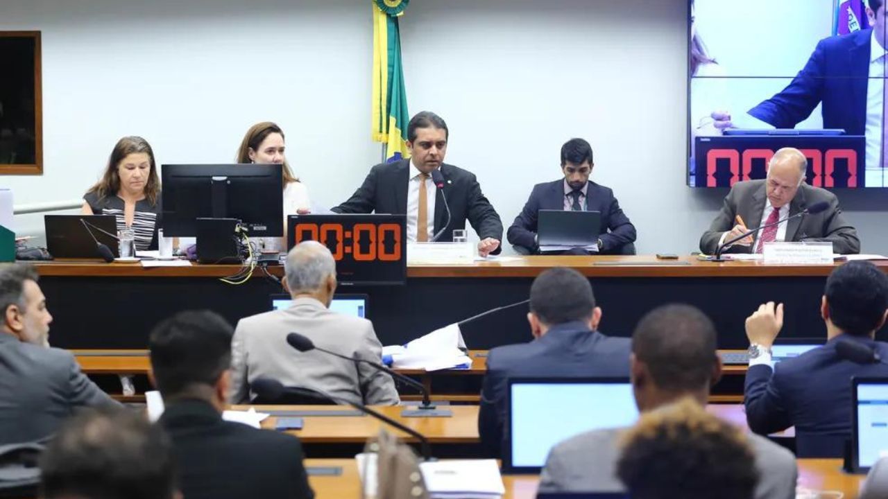 Comissão da Câmara dos Deputados aprova projeto que proíbe casamentos homoafetivos
