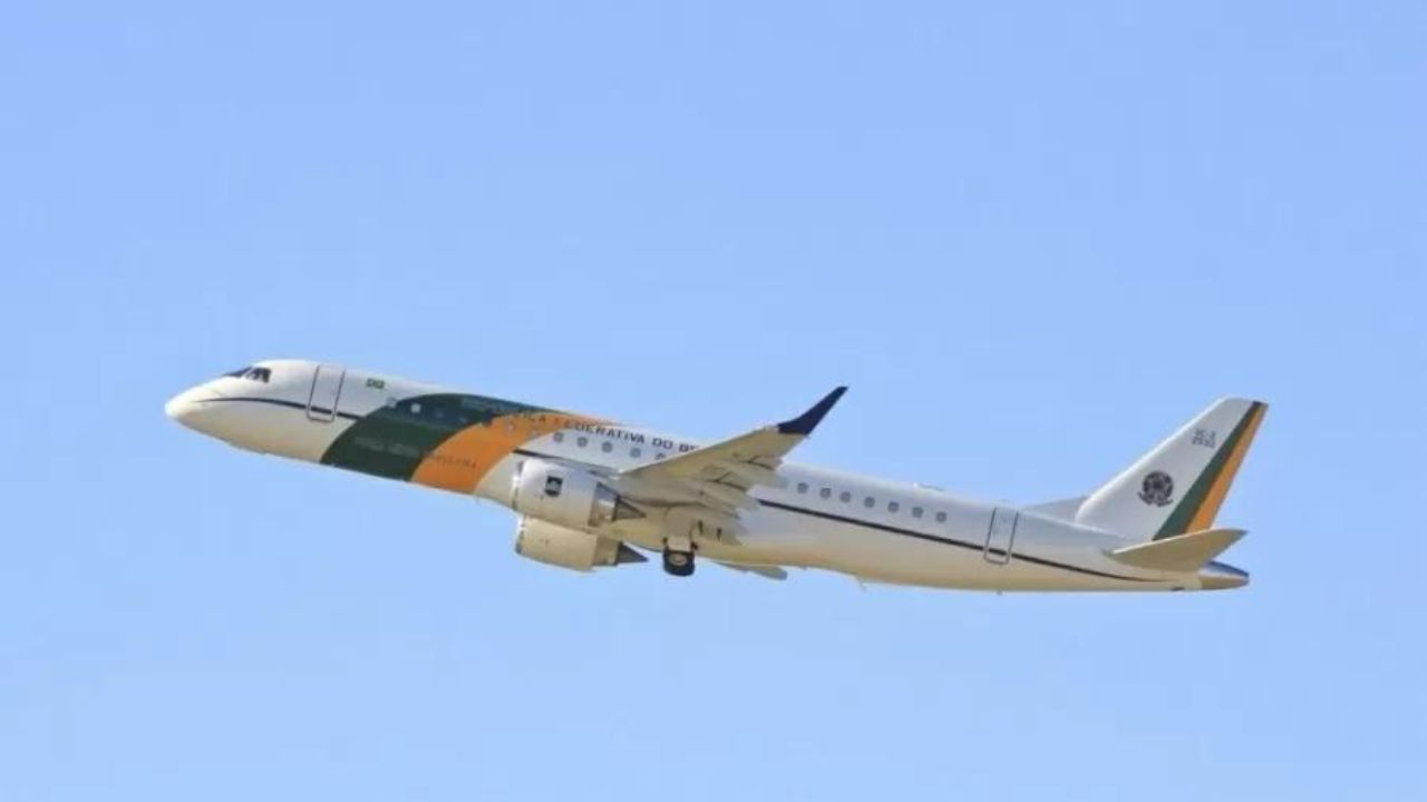Avião que deve retirar brasileiros de Gaza decola em direção ao Egito