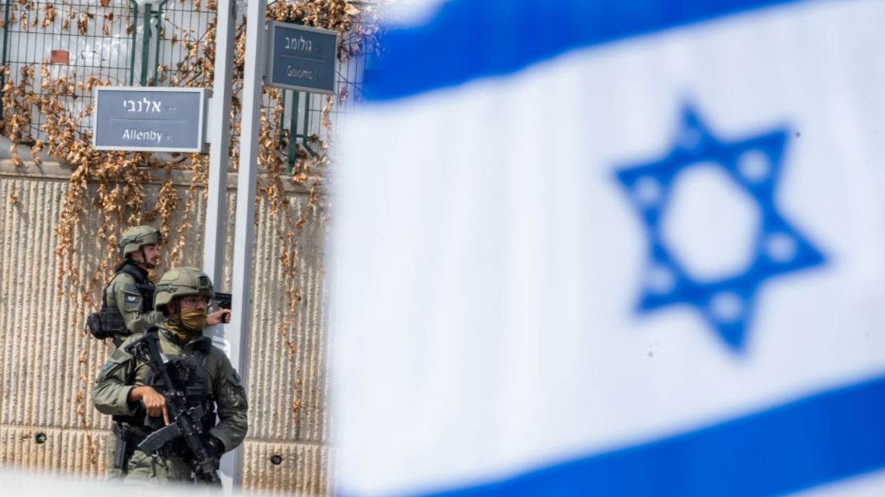 Em ataque aéreo no Líbano, Forças de Israel matam líder do Hezbollah