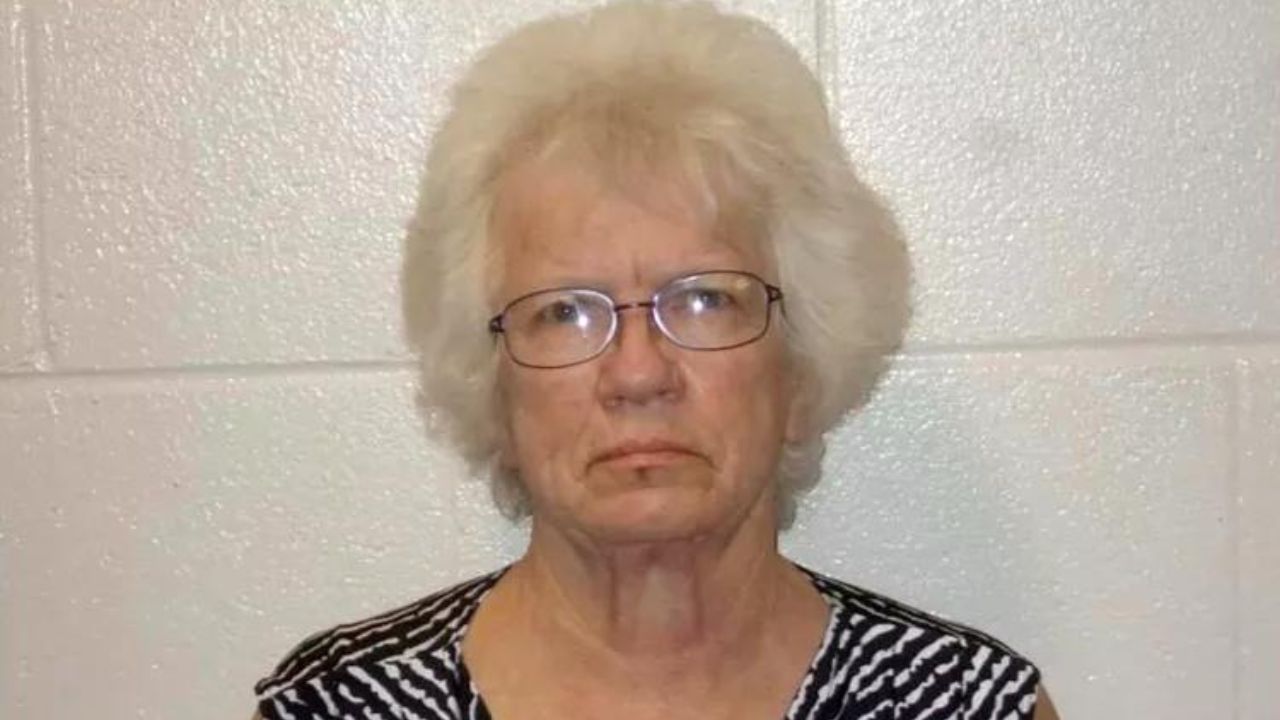 Aos 75 anos, ex-professora é condenada por abusar sexualmente de adolescente nos EUA