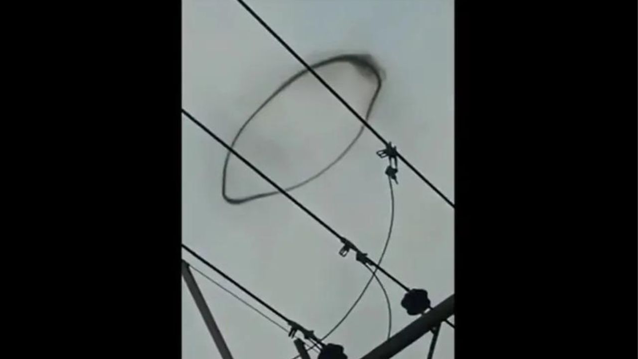 O que é anel de fumaça preta visto flutuando no céu da Tailândia?