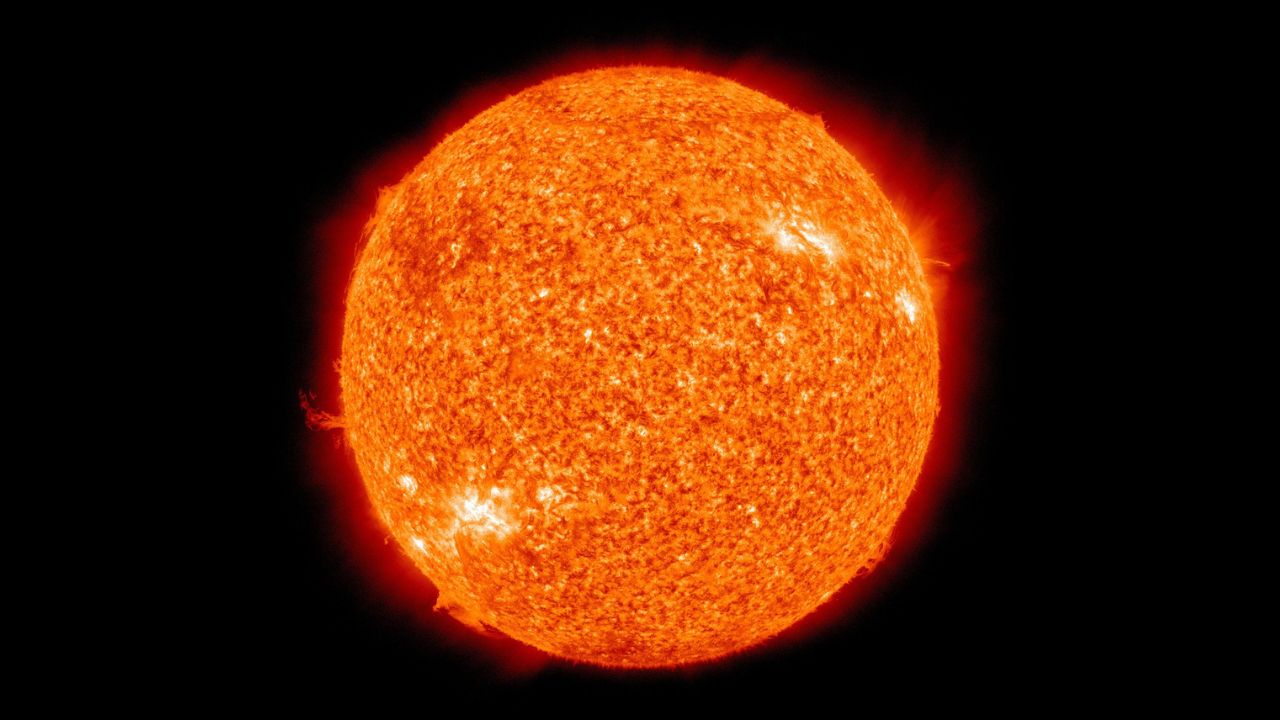 Grande tempestade solar poderá resultar no colapso da internet em 2024; entenda!