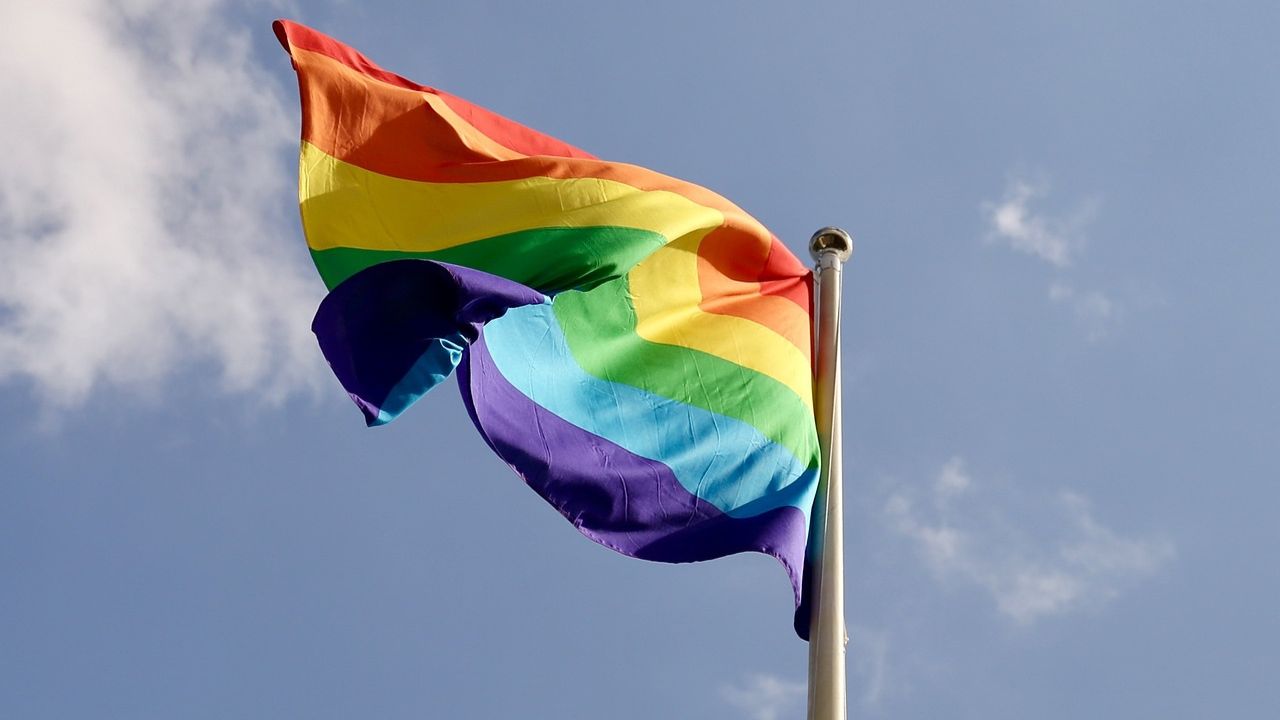 Rússia equipara ativismo LGBT+ a organizações extremistas