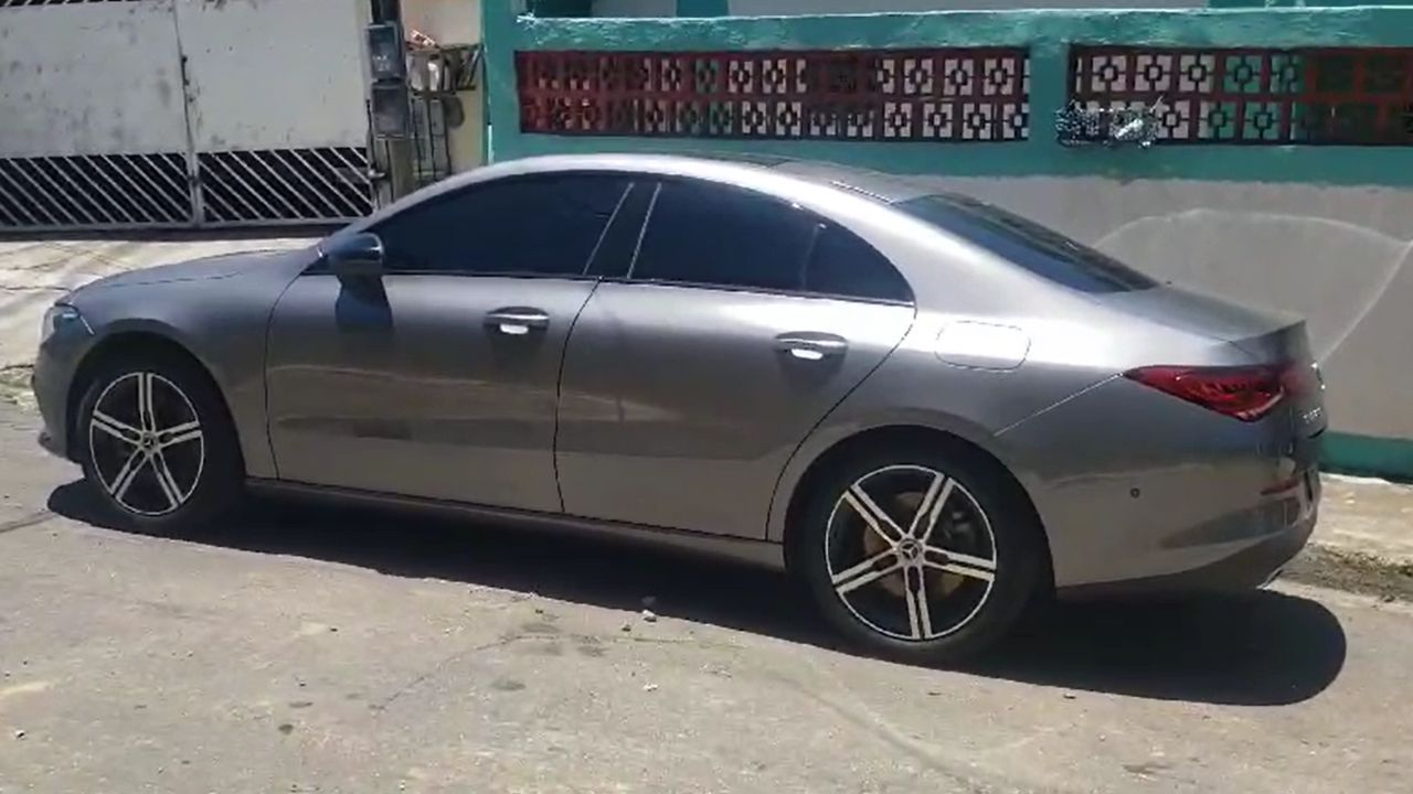 Carro de Marcelinho Carioca é encontrado abandonado em Itaquaquecetuba