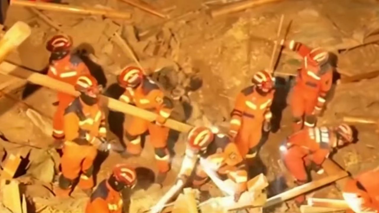 Terremoto deixa ao menos 118 pessoas mortas na China
