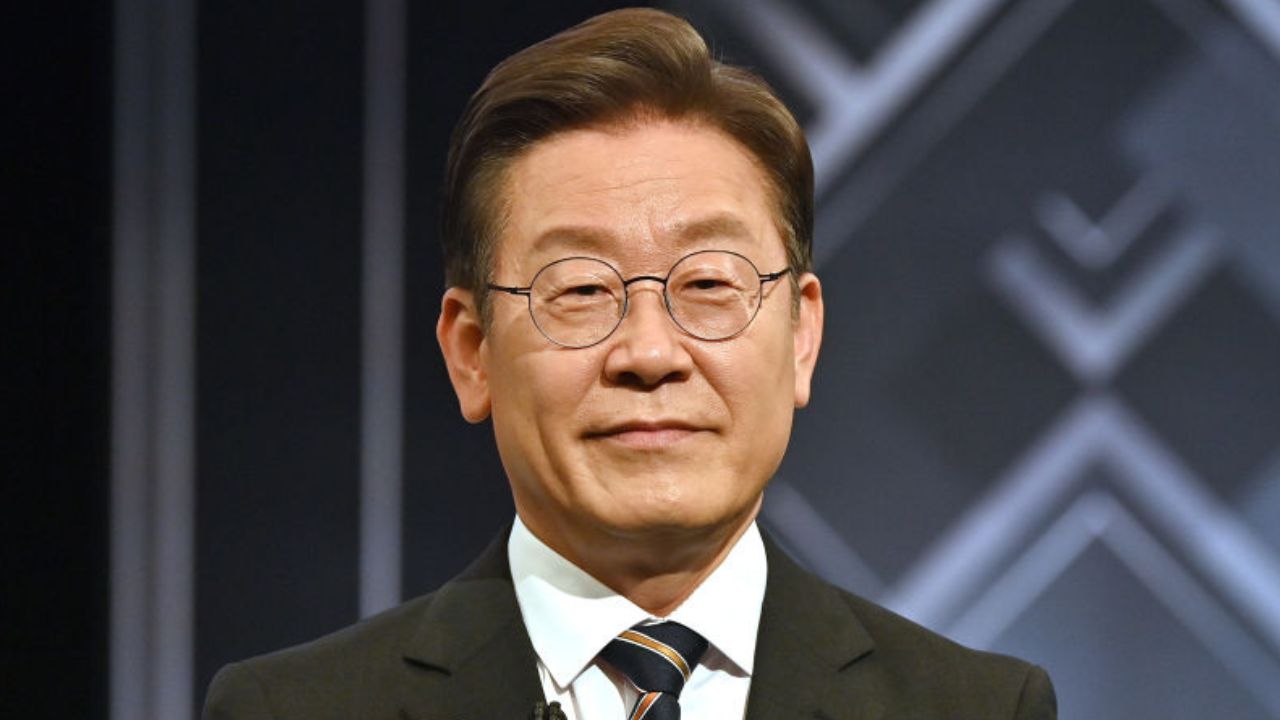 Líder da oposição sul-coreana deixa UTI após ataque com faca