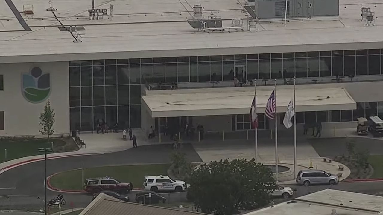 Autoridades atualizam número de mortes em tiroteio em escola no Texas