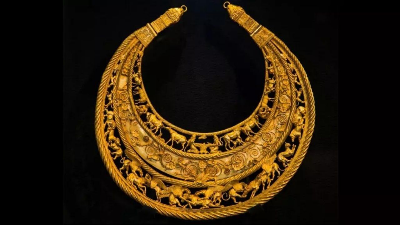 Museu ucraniano acusa tropas russas de roubarem artefatos preciosos