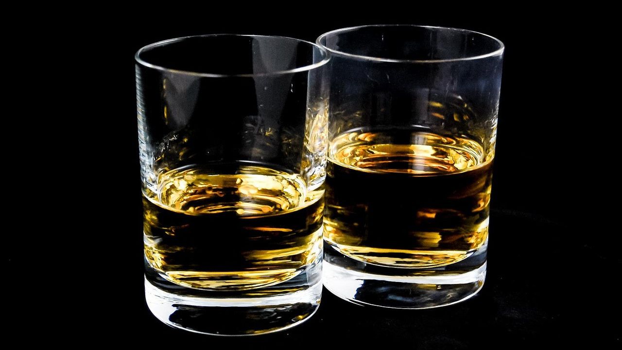 42 pessoas morrem ao ingerir bebida alcoólica clandestina, na Índia