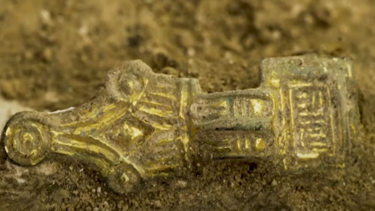 Em imagens: Arqueólogos descobrem ‘grande e raro’ cemitério medieval na Inglaterra