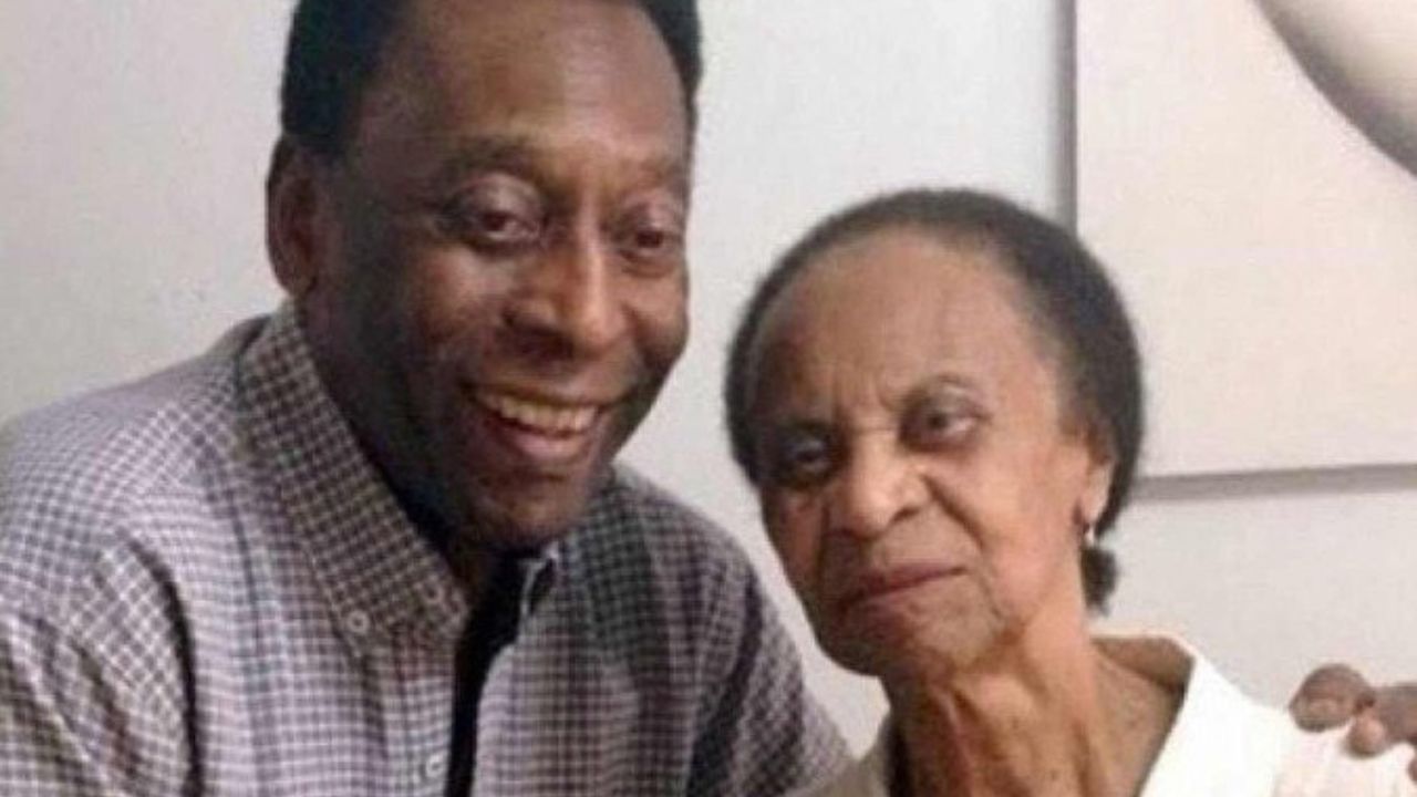 Mãe de Pelé ainda não sabe da morte do filho, diz irmã do Rei do Futebol