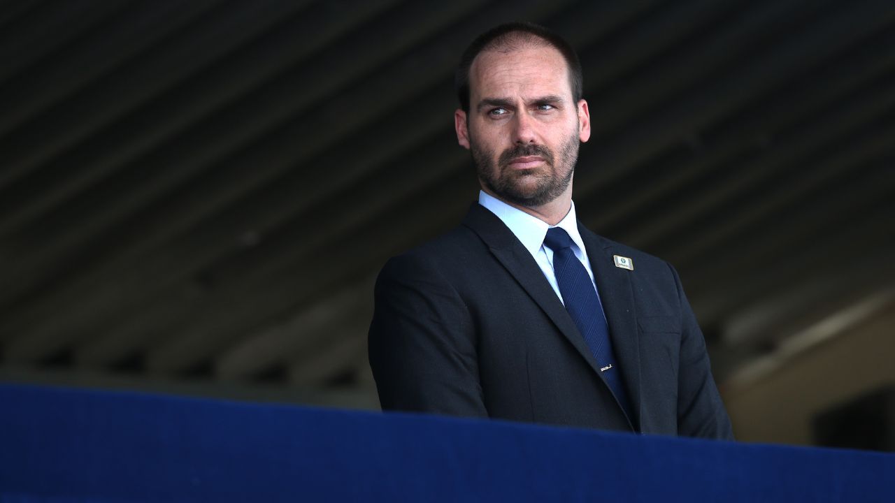 ‘Seu sacrifício valeu a pena”, diz Eduardo Bolsonaro sobre o pai, Jair