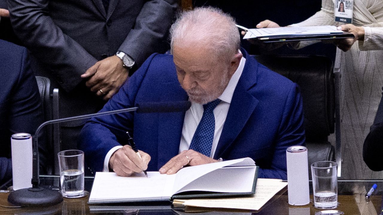 Lula revoga decreto que previa redução de tributo para grandes empresas
