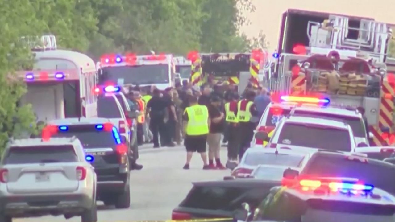 Caminhão com 46 imigrantes mortos é achado no estado do Texas