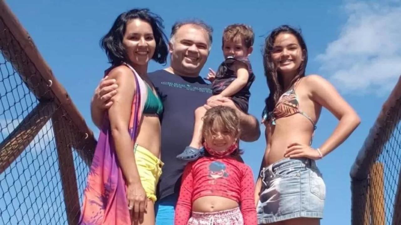 Família procura por cartas escondidas em disco dos Beatles que foi vendido