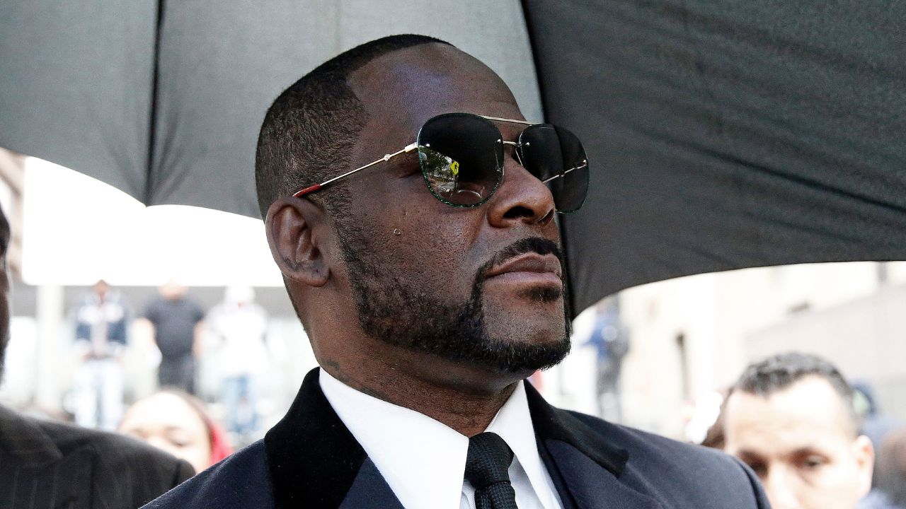 “Rei do R&B”, R. Kelly é condenado a 30 anos de prisão por crimes sexuais