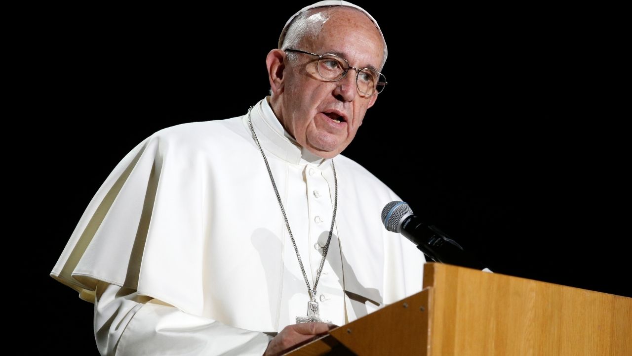 Papa Francisco desabafa sobre ataques e relembra cirurgia: ‘Ainda estou vivo, embora alguns me quisessem morto’
