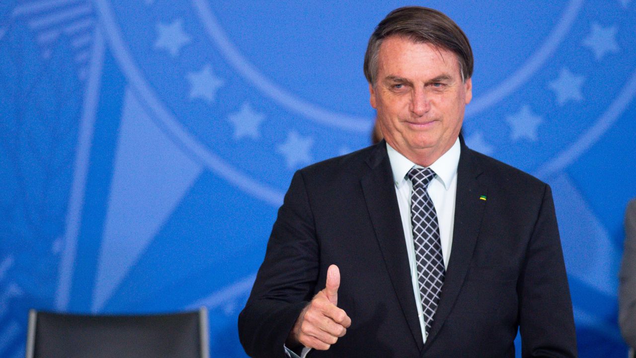 Mais da metade dos brasileiros responsabiliza Bolsonaro por terrorismo em Brasília