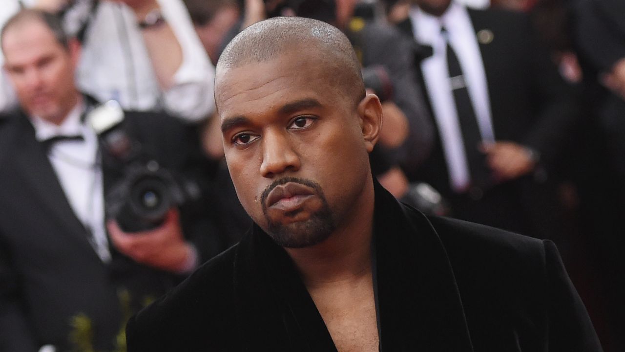 “Eu gosto de Hitler”, diz Kanye West em podcast transmitido ao vivo