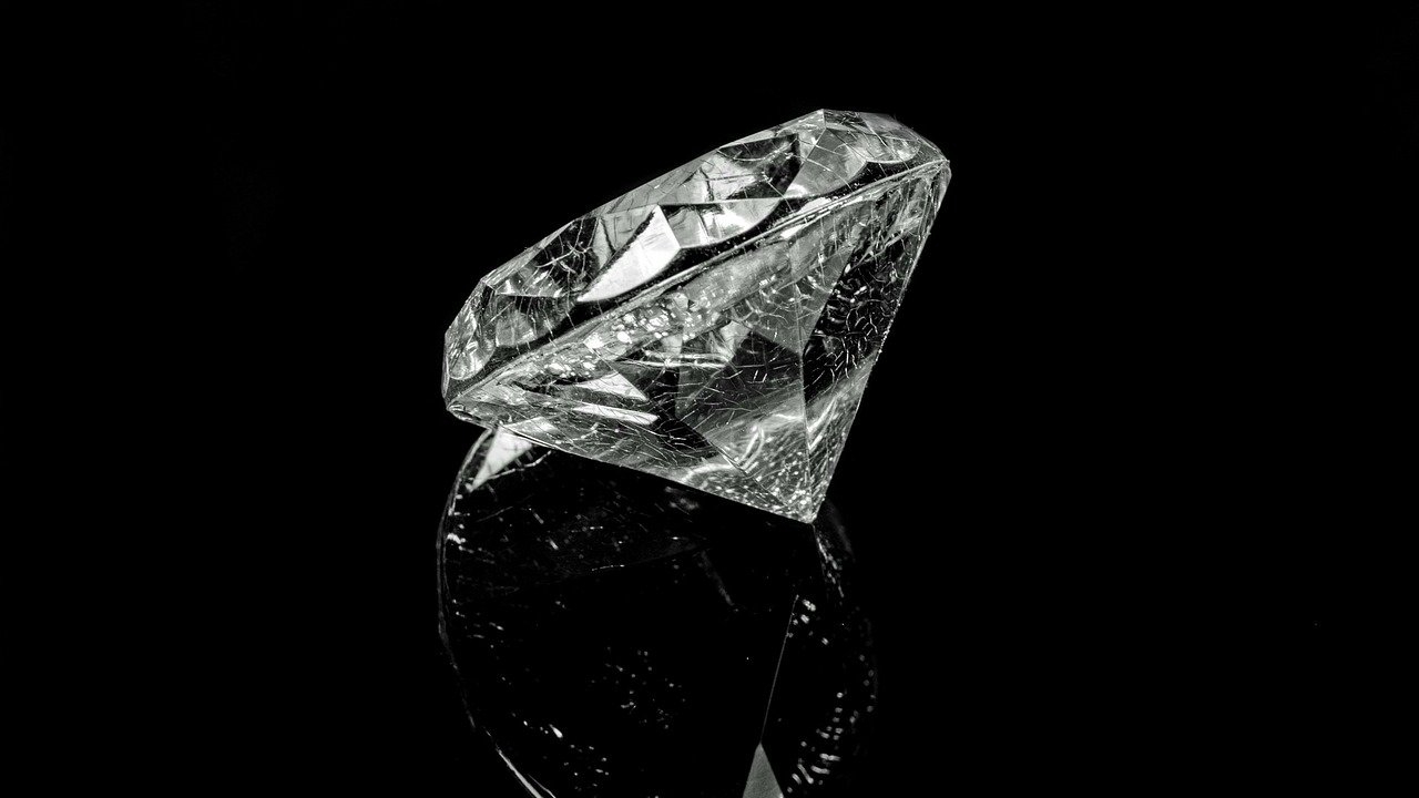 Por acaso, agricultor da Índia encontra diamante de 15 quilates avaliado em mais de 400 mil reais