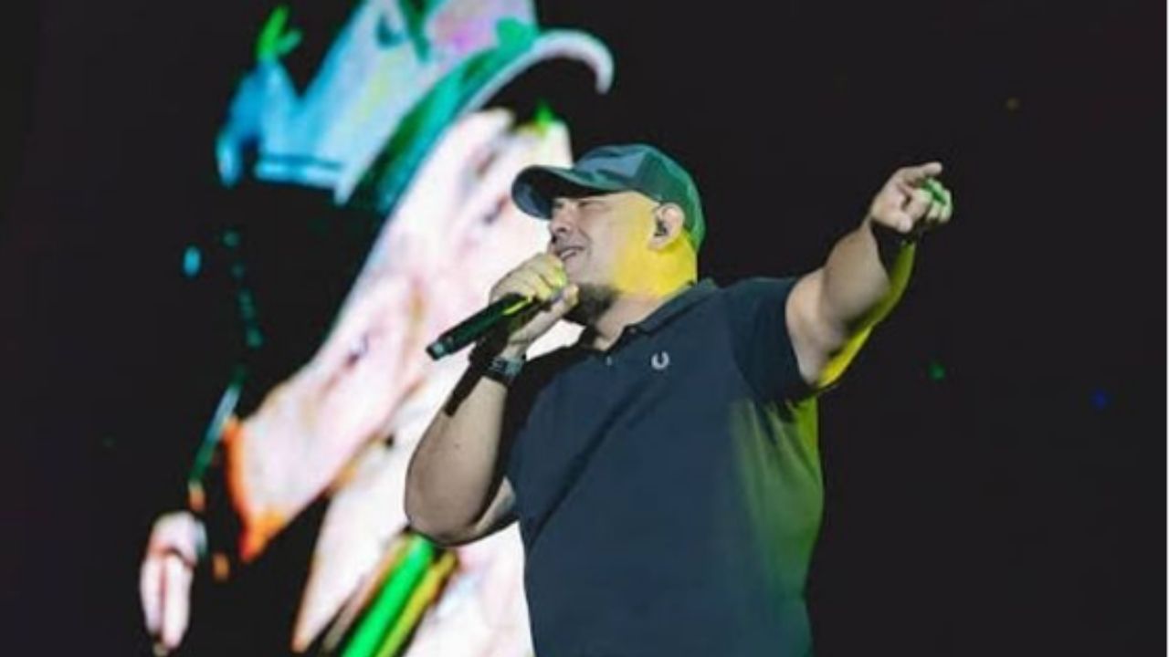 Vocalista do Raimundos critica política em shows: ‘Não uso palco de palanque’