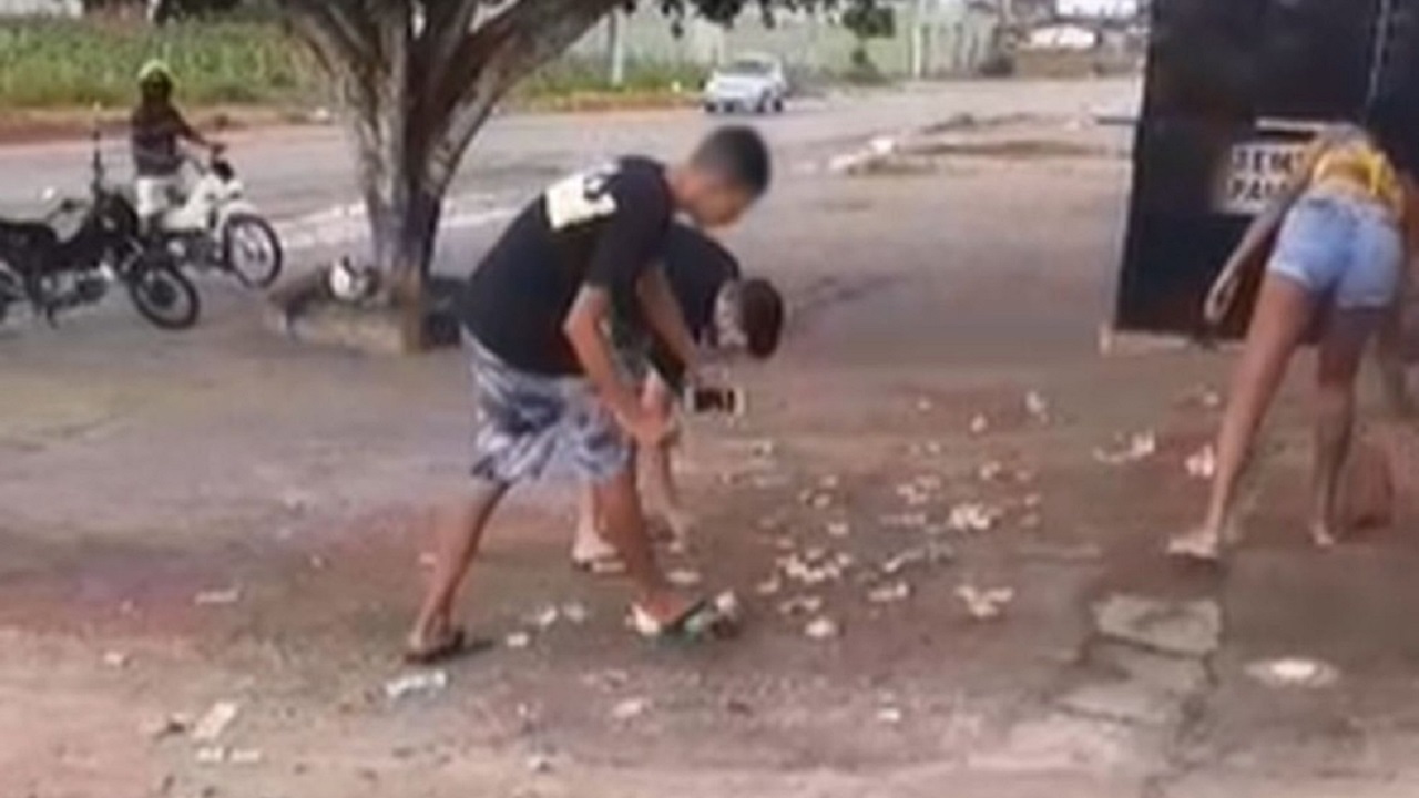 Suspeito de roubar comércio local, homem deixa parte do dinheiro cair durante fuga