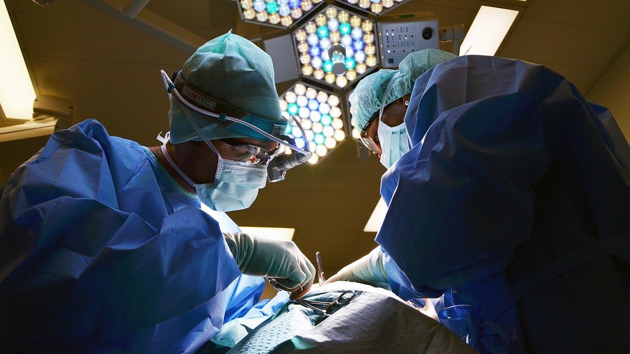 Idoso tem a perna errada amputada em clínica austríaca