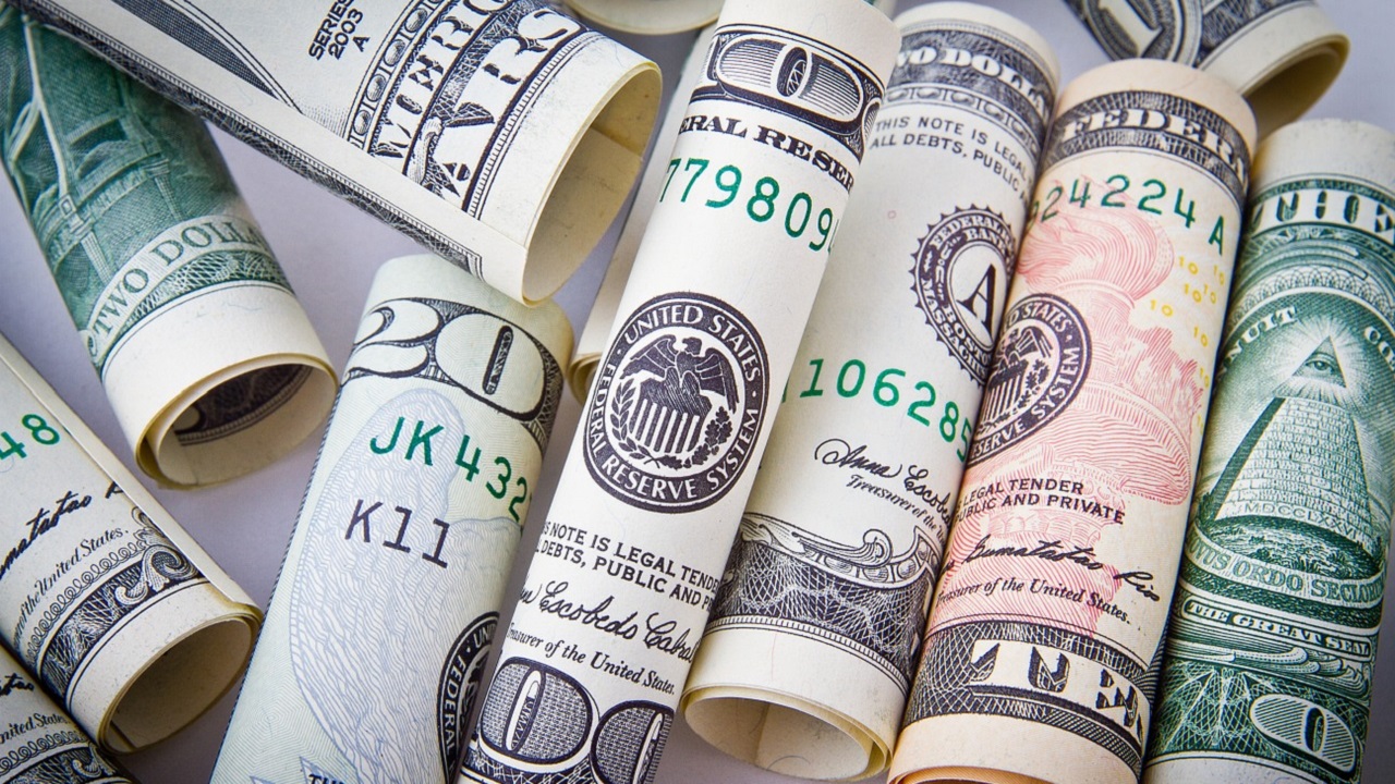 Dólar cai para R$ 5,31 com otimismo por posse de Biden