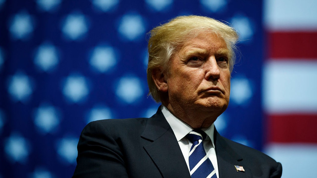 Trump deve assinar decreto que estabelecerá inglês como idioma oficial dos EUA