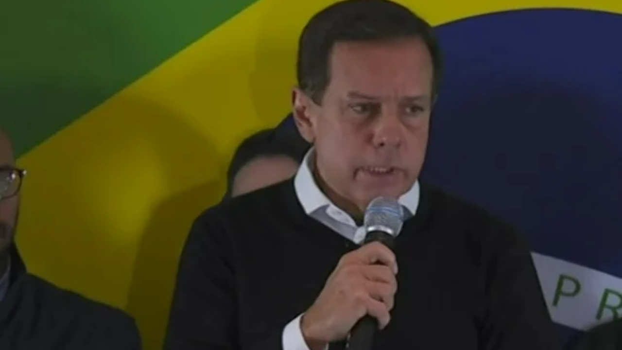 Emocionado, Doria desiste da pré-candidatura à Presidência: ‘Coração ferido e a alma leve’