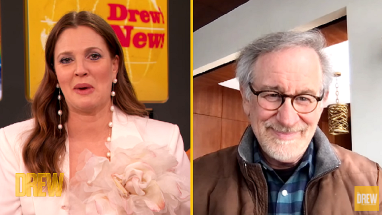 Após posar nua, Drew Barrymorre teve que ‘pedir desculpas’ para Steven Spielberg, revela a atriz