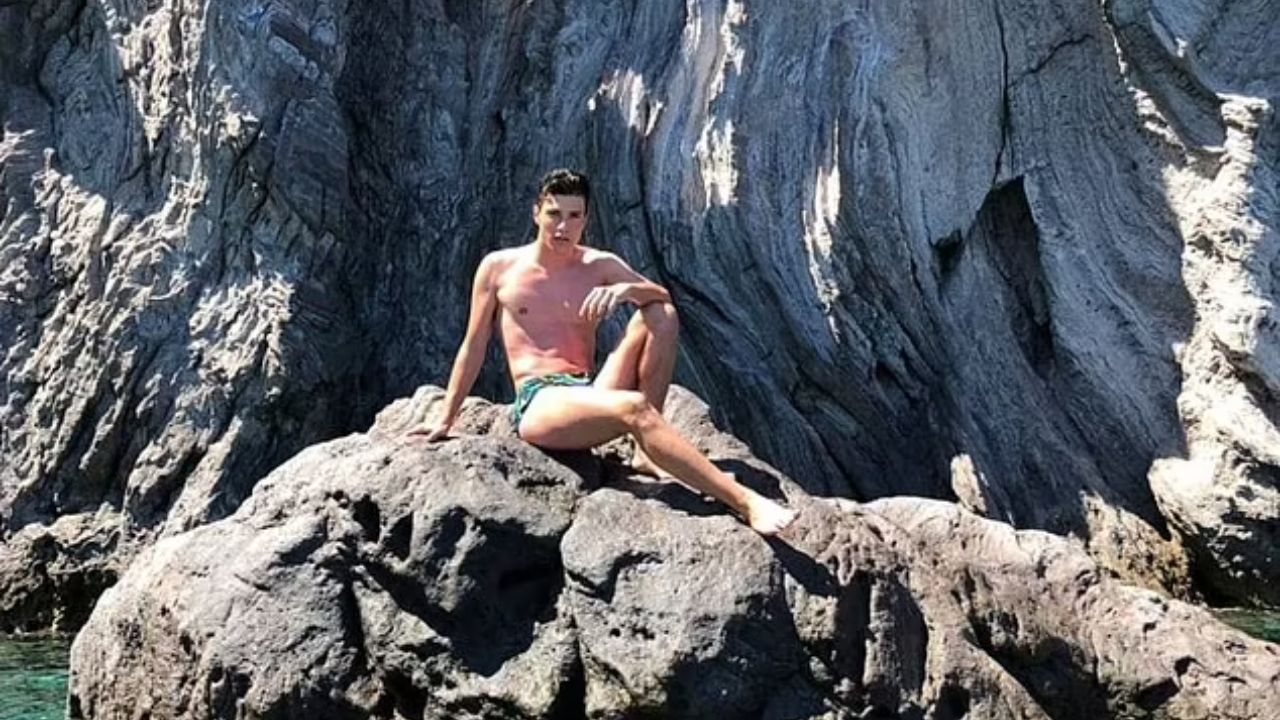 Modelo eleito como ‘homem mais bonito da Itália’ decide virar padre