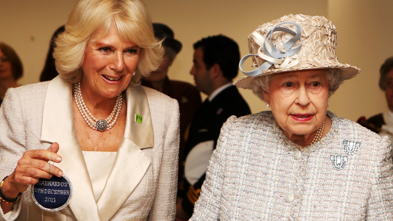 Elizabeth II diz que Camilla, esposa de Charles, será Rainha Consorte
