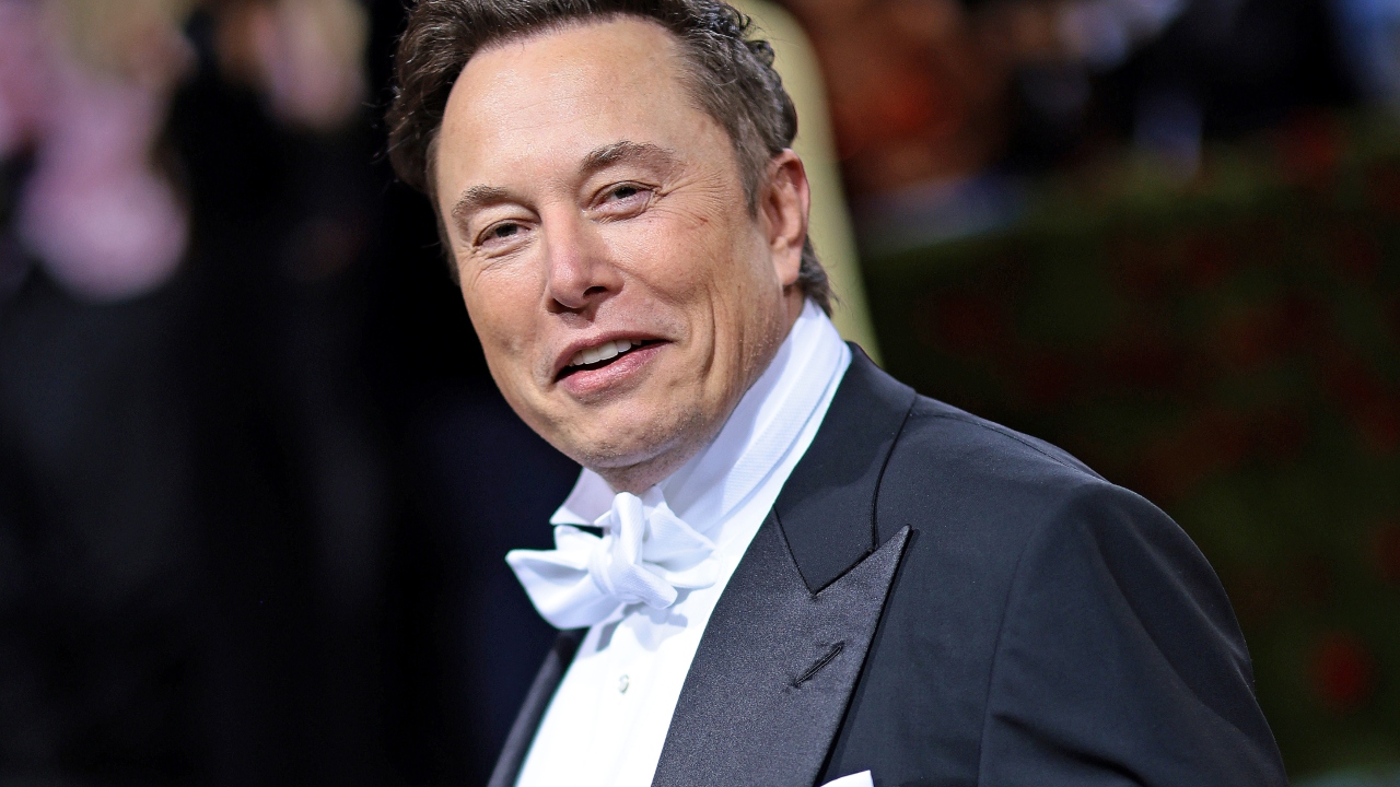 Internautas criticam roupa de Elon Musk no Met Gala: ‘Básico’
