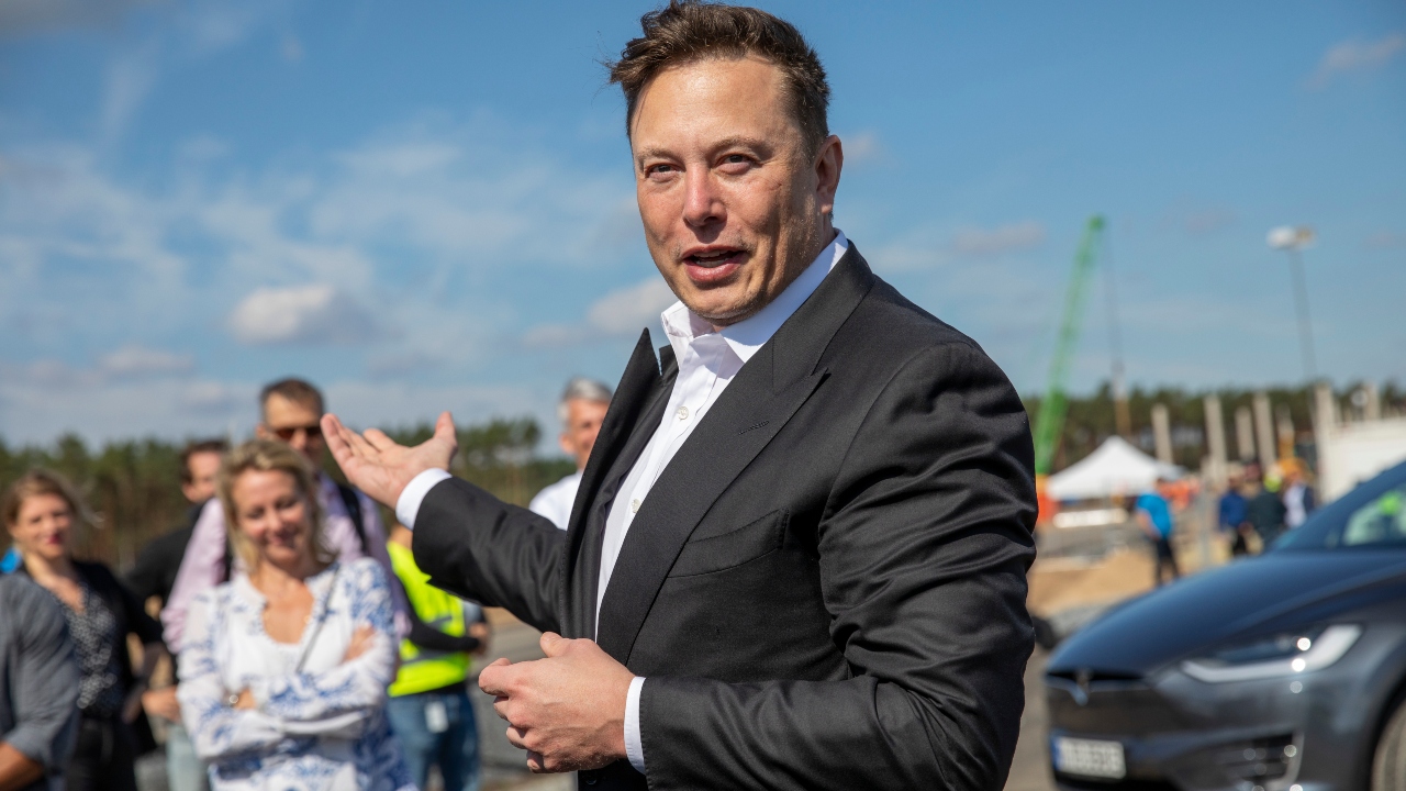 Elon Musk se pronuncia após ser acusado de assédio: ‘Mentirosa’