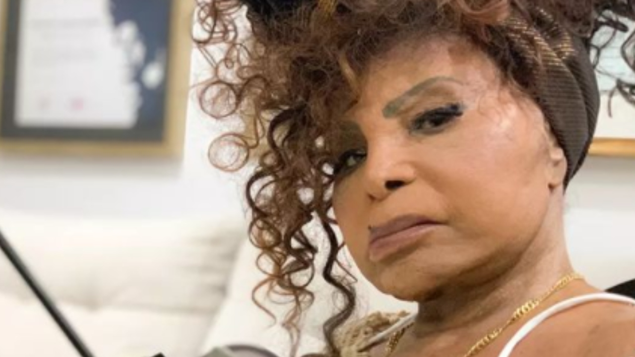 Em 91 anos, Elza Soares teve casamento turbulento e velou quatro filhos