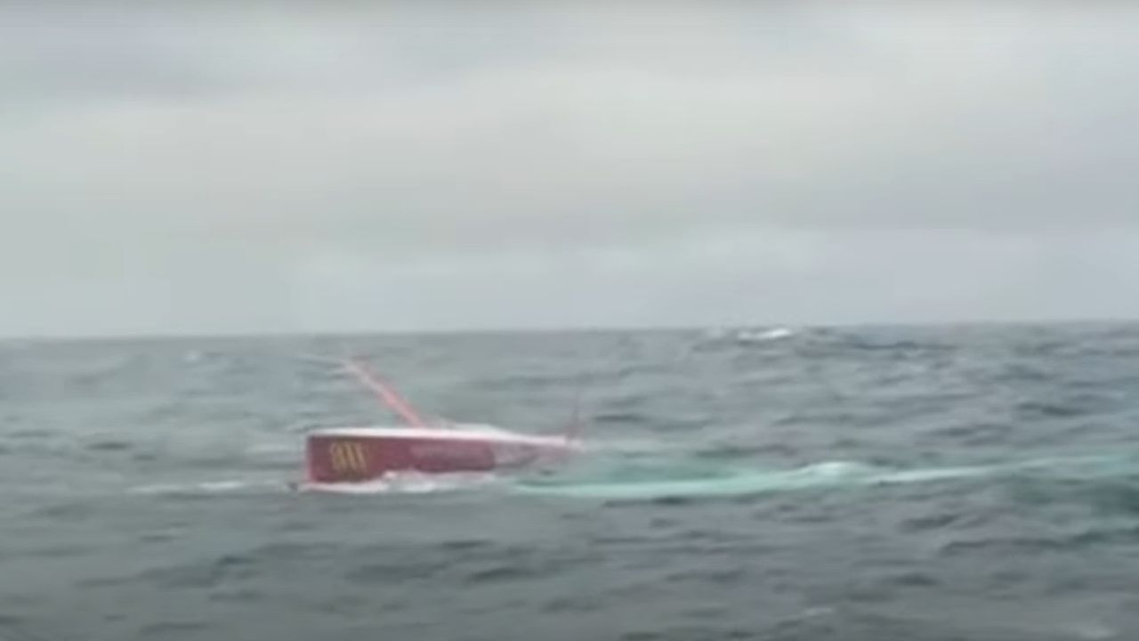 ‘À beira do impossível’: Homem sobrevive após 16 horas dentro de barco virado