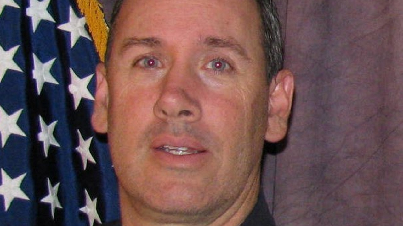 Policial que morreu em ataque no Colorado queria trocar de emprego, afirma pai