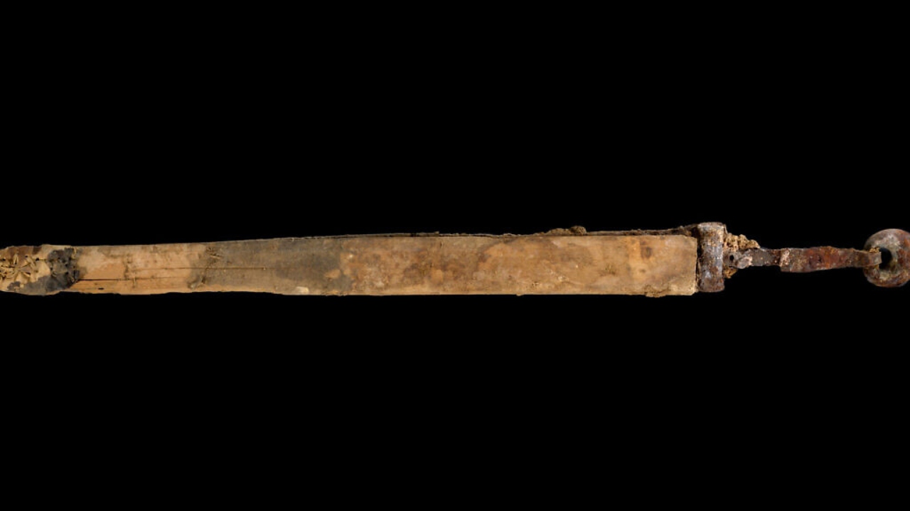 Caverna do Mar Morto revela espadas romanas de 1.900 anos em ótimo estado