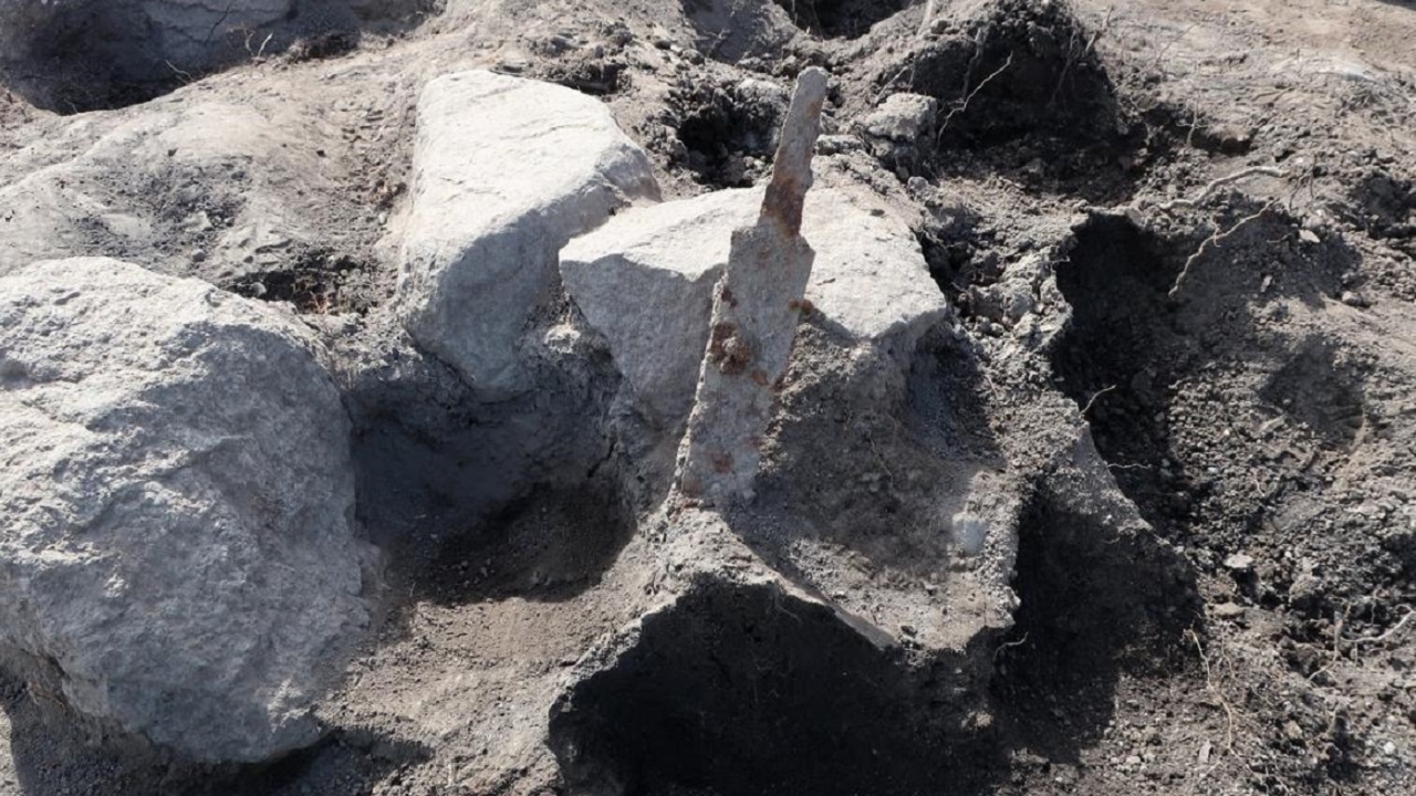 Espadas viking que podem ligar Odin e Vallhalla são encontradas na Suécia
