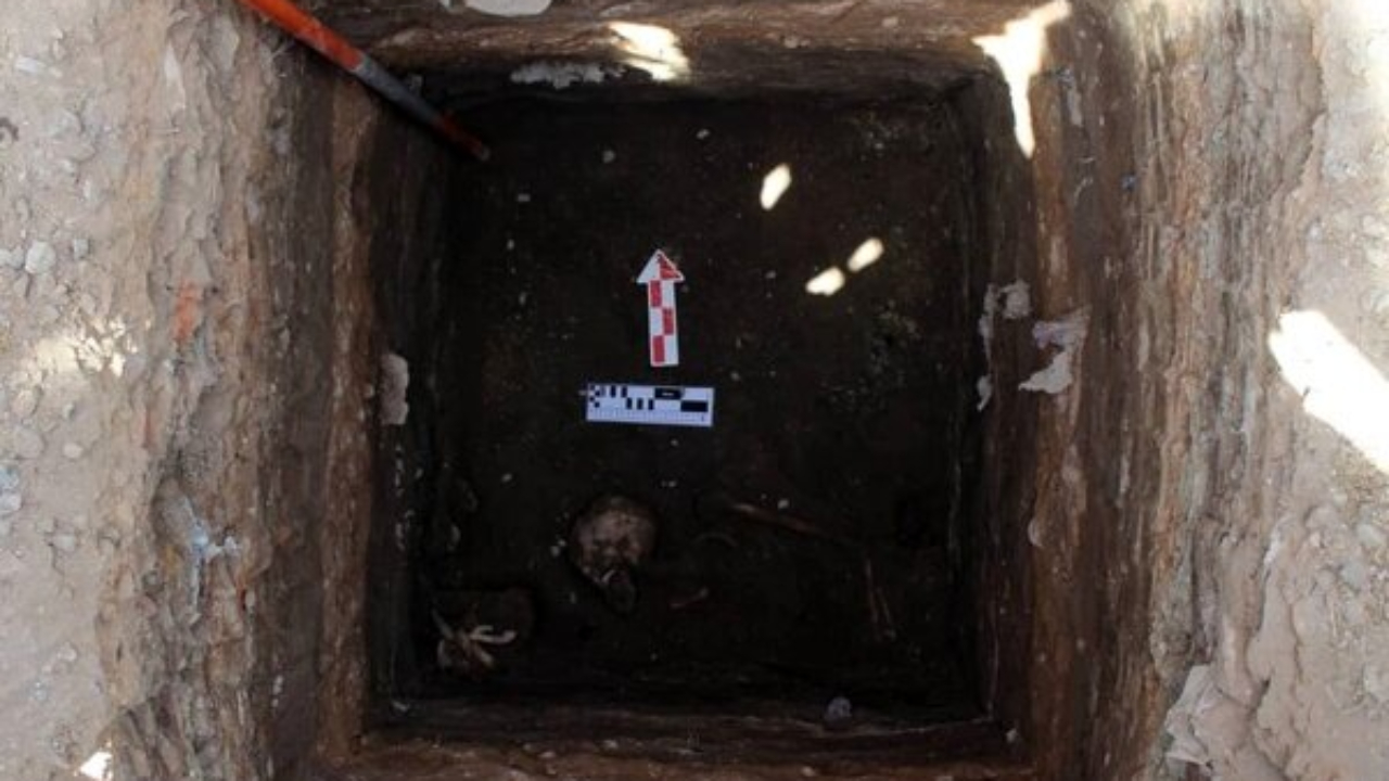 Esqueleto da Idade de Ouro Islâmica é encontrado em tumba no Irã