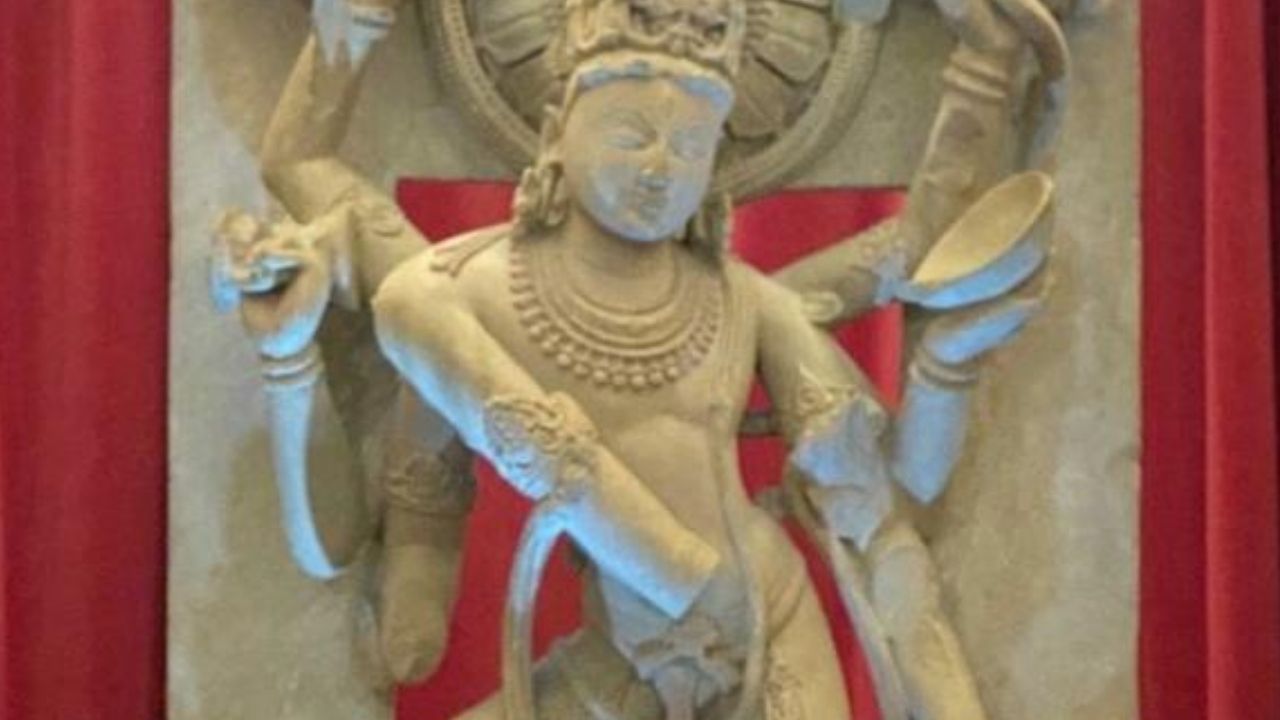 Roubada há 22 anos, estátua de Shiva finalmente retorna à Índia
