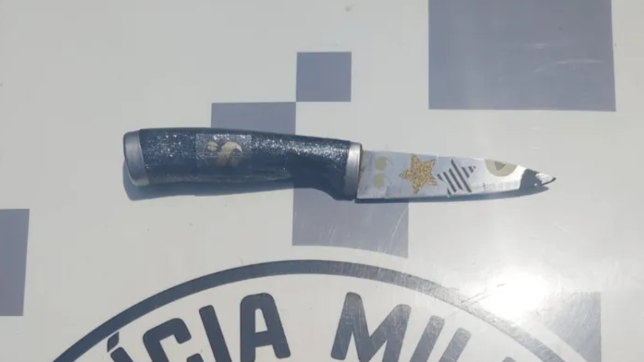 Estudante é apreendida com faca escondida na mochila no interior de SP