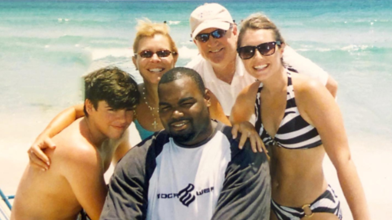 Família que inspirou o filme ‘Um Sonho Possível’ responde às acusações de Michael Oher