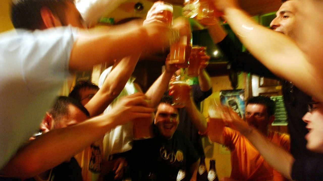 Austríaco que pegou covid de propósito para evitar vacina morre da doença