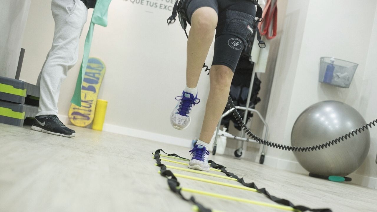 Nova tecnologia devolve movimentos a pacientes paraplégicos
