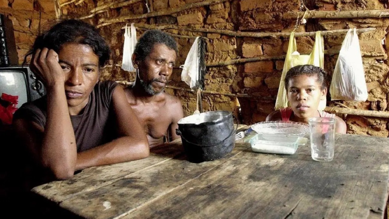 Cerca de um entre quatro brasileiros não têm comida suficiente em casa, diz Datafolha