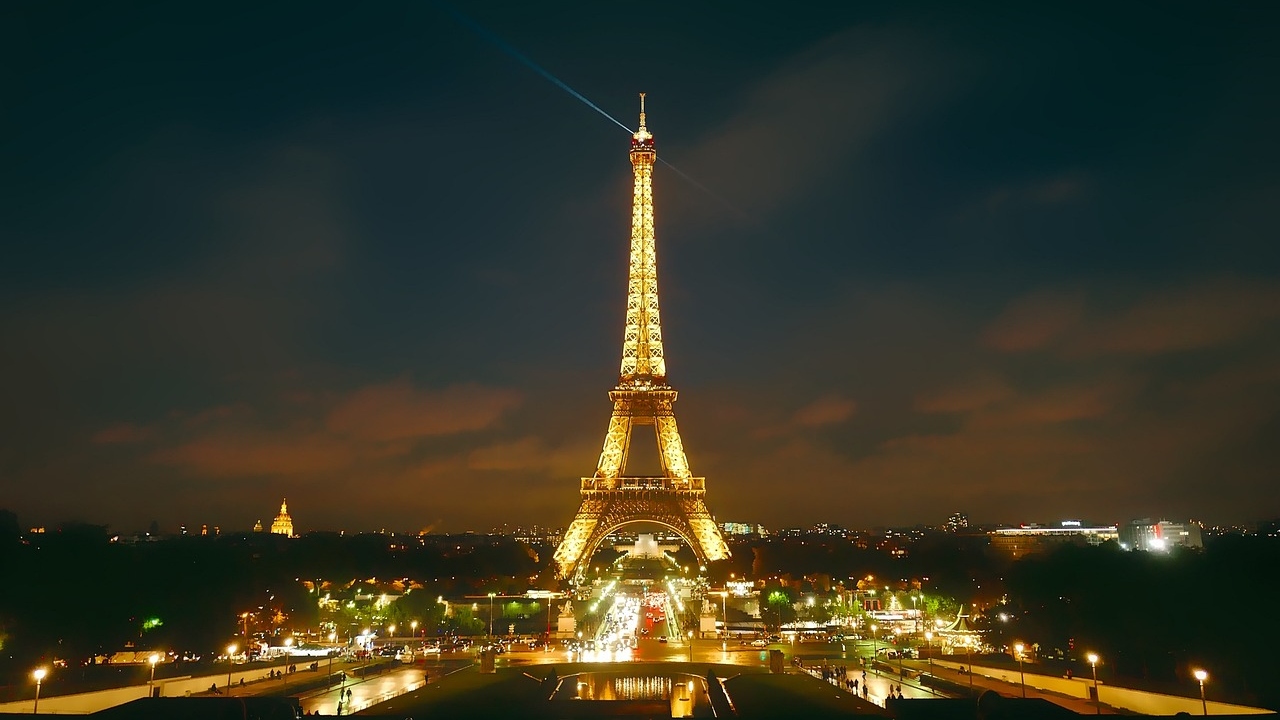 França: Torre Eiffel é fechada após mais um dia de protestos